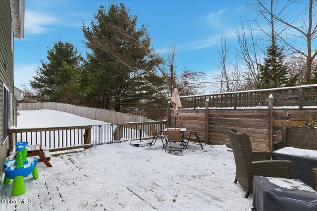 61 Plank Road, Halfmoon, NY 12188