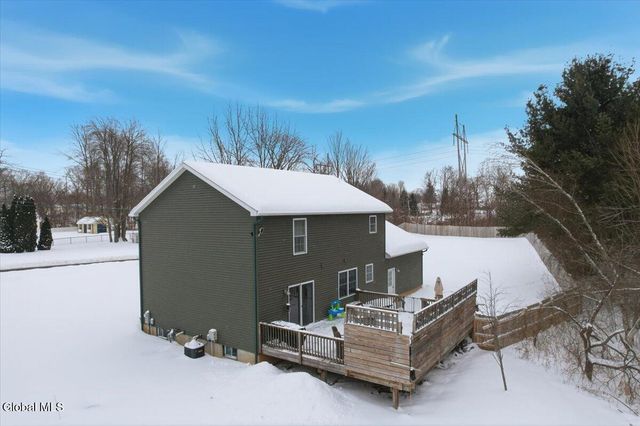 61 Plank Road, Halfmoon, NY 12188