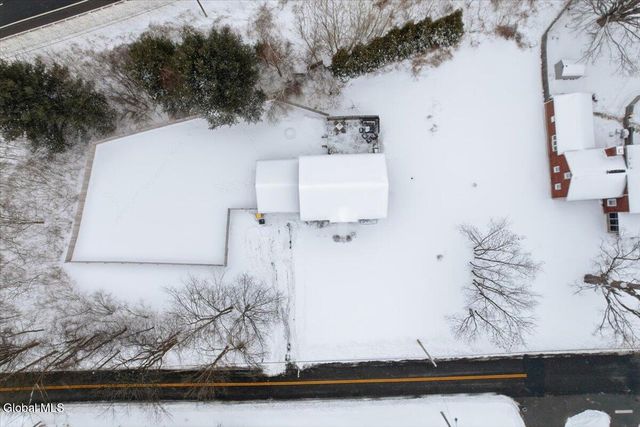 61 Plank Road, Halfmoon, NY 12188