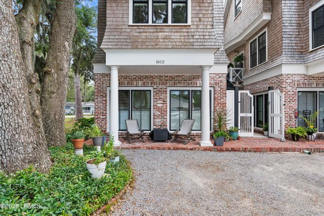 1612 W Paris Avenue, Port Royal, SC 29935