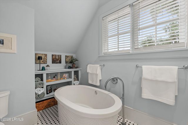1612 W Paris Avenue, Port Royal, SC 29935