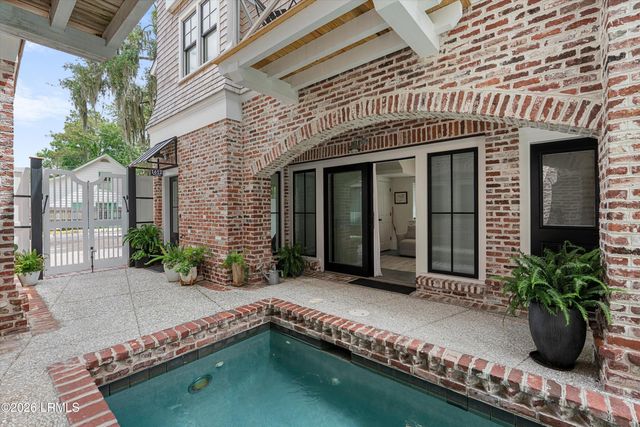 1612 W Paris Avenue, Port Royal, SC 29935