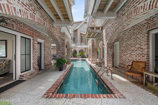 1612 W Paris Avenue, Port Royal, SC 29935