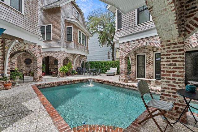 1612 W Paris Avenue, Port Royal, SC 29935