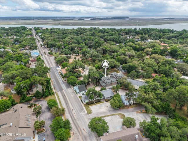 1612 W Paris Avenue, Port Royal, SC 29935