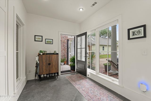 1612 W Paris Avenue, Port Royal, SC 29935