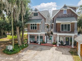 1612 W Paris Avenue, Port Royal, SC 29935