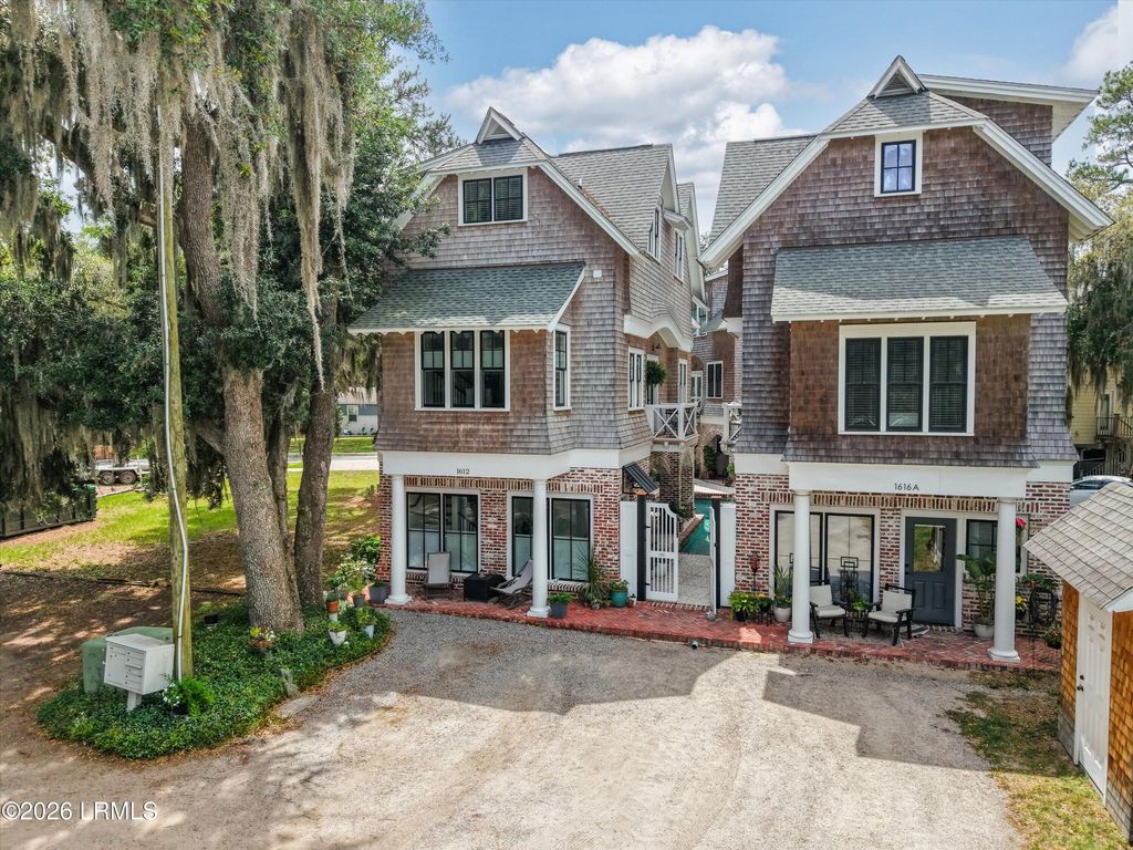 1612 W Paris Avenue, Port Royal, SC 29935
