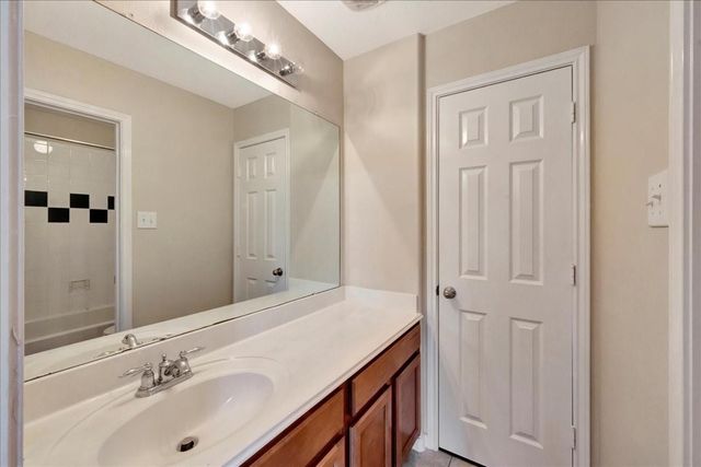 1020 Walnut Pointe, League City, TX 77573