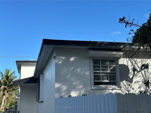 102 NE 122nd St 0, North Miami, FL 33161