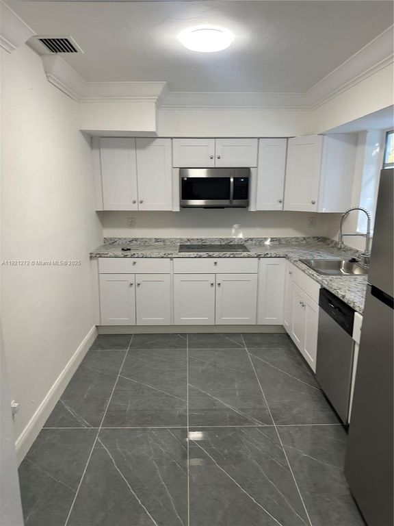 102 NE 122nd St 0, North Miami, FL 33161