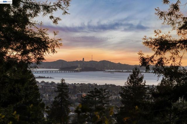 2686 Shasta Rd, Berkeley, CA 94708