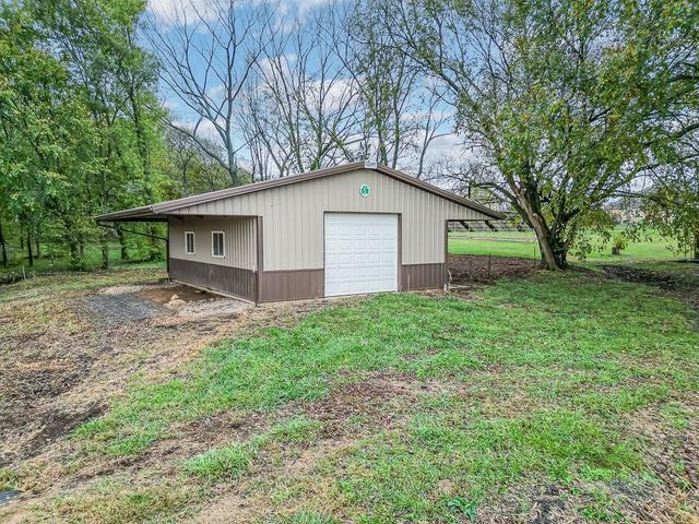 924 E 1938th Road, Eudora, KS 66025
