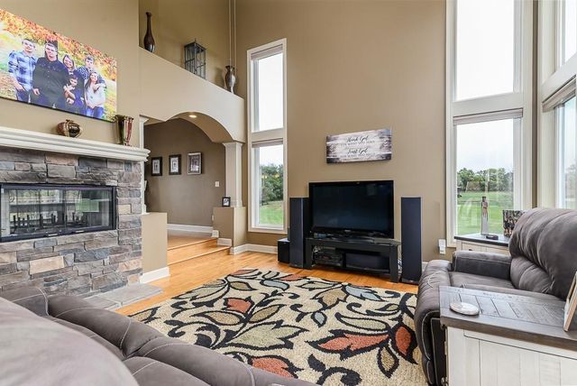 924 E 1938th Road, Eudora, KS 66025