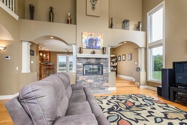 924 E 1938th Road, Eudora, KS 66025