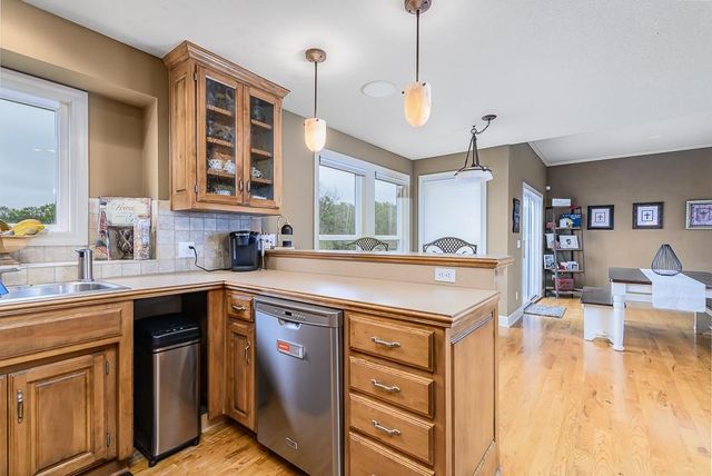 924 E 1938th Road, Eudora, KS 66025