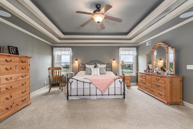 924 E 1938th Road, Eudora, KS 66025