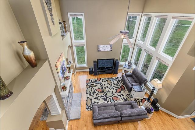 924 E 1938th Road, Eudora, KS 66025