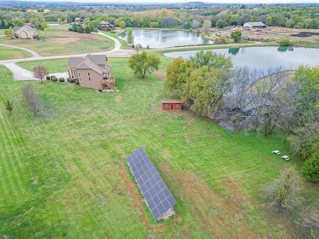 924 E 1938th Road, Eudora, KS 66025