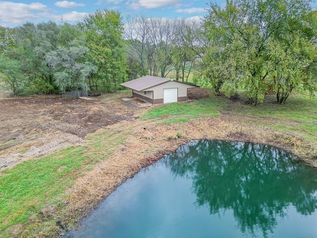 924 E 1938th Road, Eudora, KS 66025