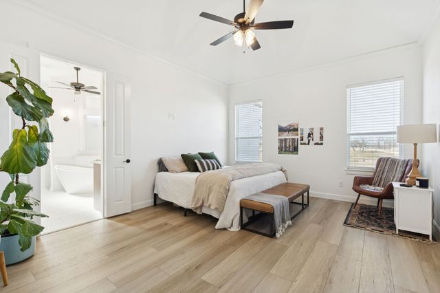 125 San Miguel Drive, Decatur, TX 76234