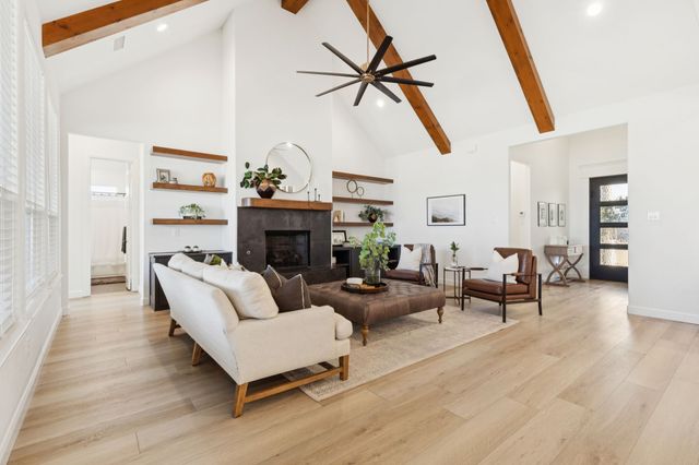 125 San Miguel Drive, Decatur, TX 76234