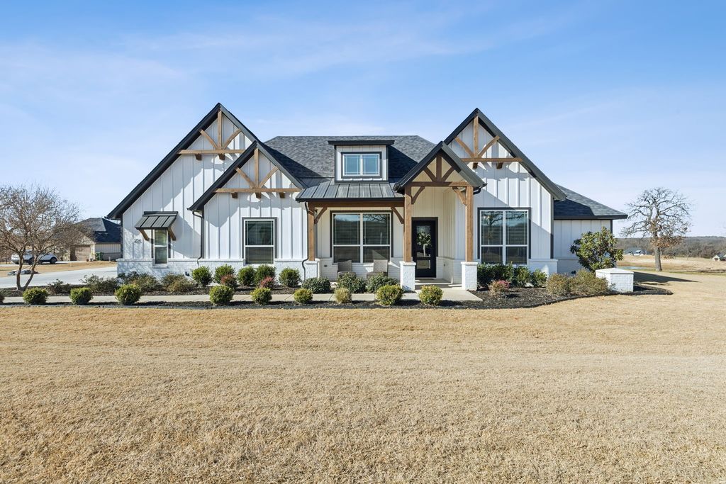 125 San Miguel Drive, Decatur, TX 76234