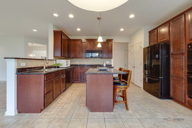 2030 PADUA Drive, Elgin, IL 60123