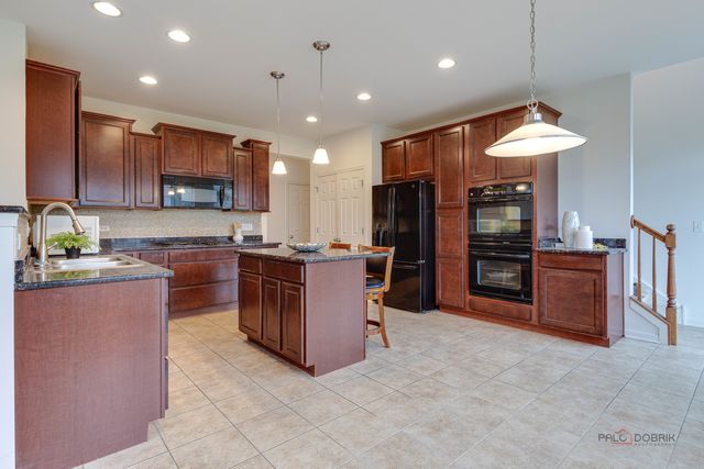2030 PADUA Drive, Elgin, IL 60123