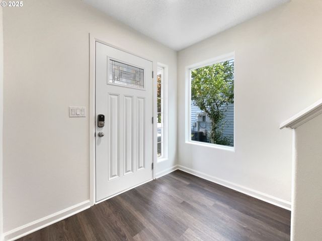 21730 PALISADE Pl, Fairview, OR 97024