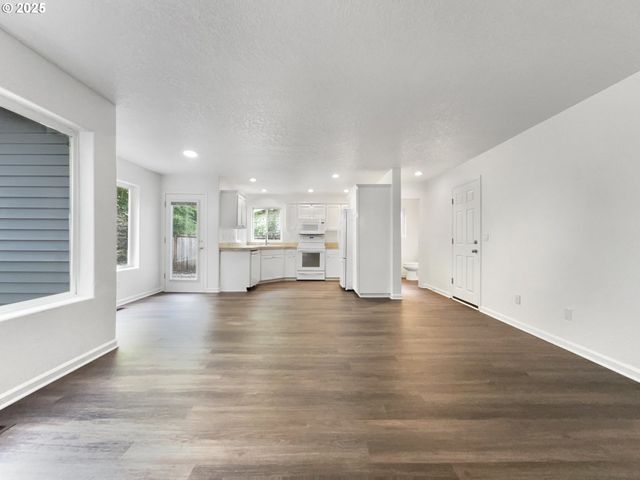 21730 PALISADE Pl, Fairview, OR 97024