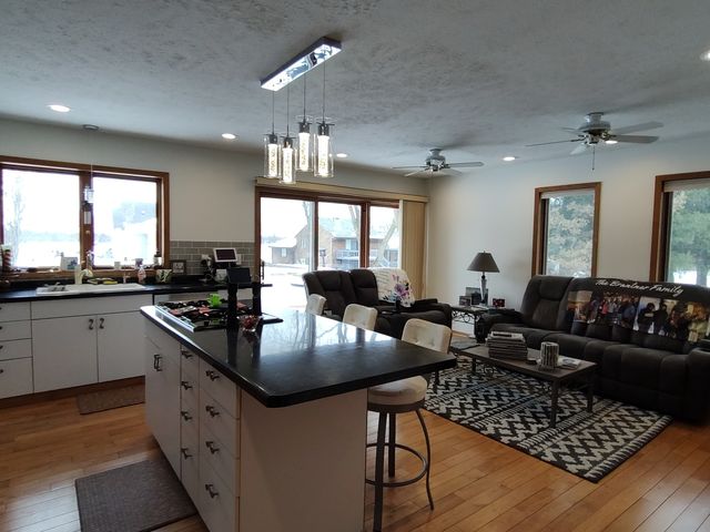 100 SW Thornhill Drive, Poplar Grove, IL 61065