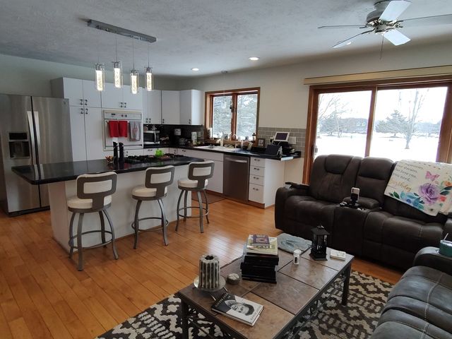 100 SW Thornhill Drive, Poplar Grove, IL 61065