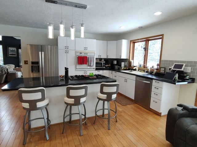 100 SW Thornhill Drive, Poplar Grove, IL 61065