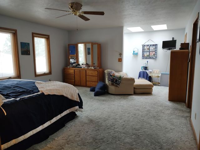 100 SW Thornhill Drive, Poplar Grove, IL 61065