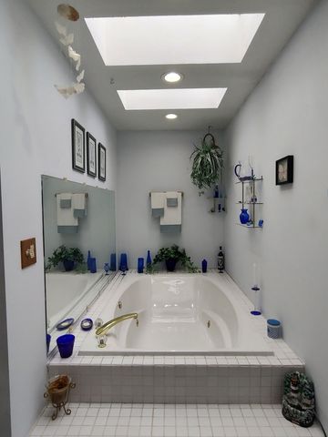 100 SW Thornhill Drive, Poplar Grove, IL 61065