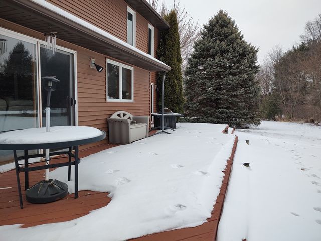 100 SW Thornhill Drive, Poplar Grove, IL 61065