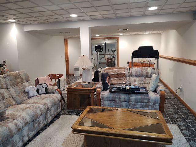 100 SW Thornhill Drive, Poplar Grove, IL 61065