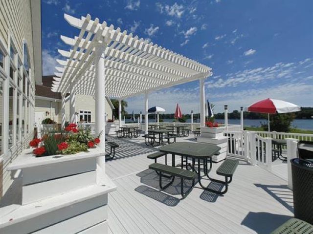 100 SW Thornhill Drive, Poplar Grove, IL 61065