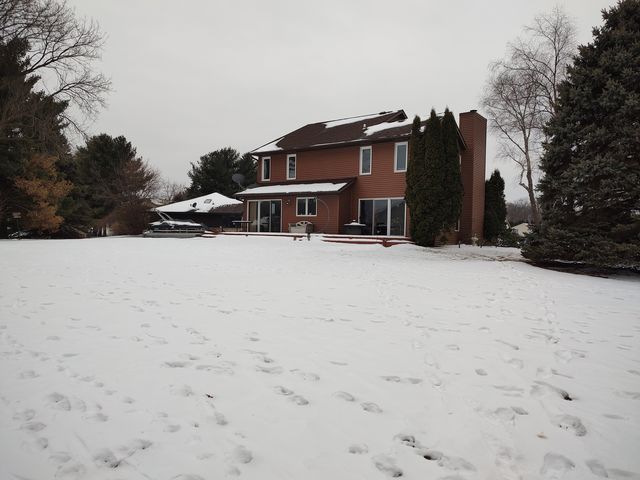 100 SW Thornhill Drive, Poplar Grove, IL 61065