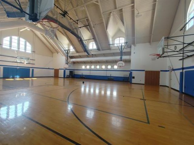 100 SW Thornhill Drive, Poplar Grove, IL 61065