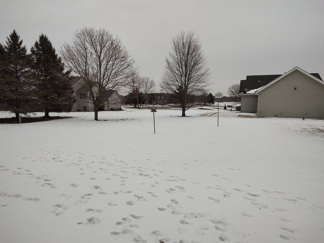 100 SW Thornhill Drive, Poplar Grove, IL 61065