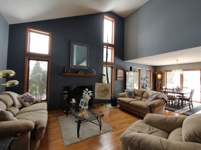 100 SW Thornhill Drive, Poplar Grove, IL 61065