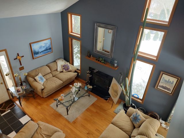 100 SW Thornhill Drive, Poplar Grove, IL 61065