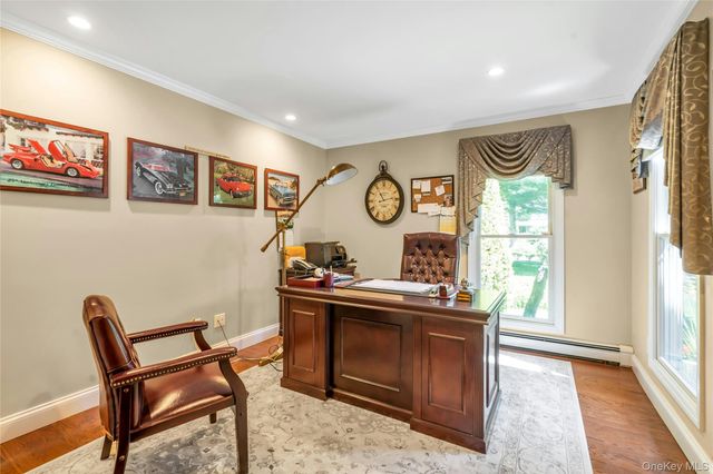 6 Averly Place, Smithtown, NY 11787