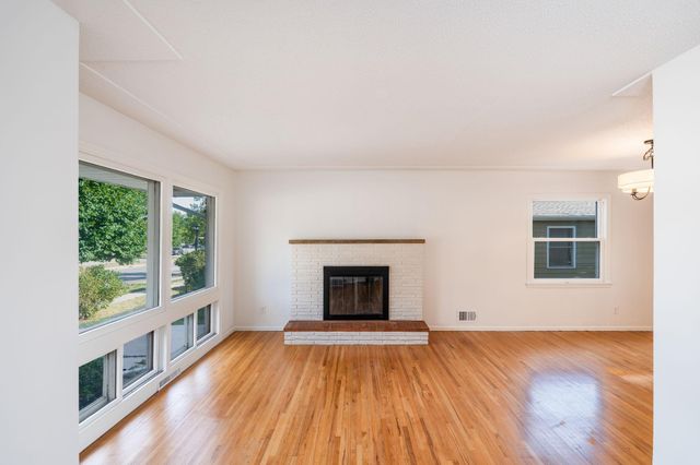 1253 Saint Paul Avenue, Saint Paul, MN 55116