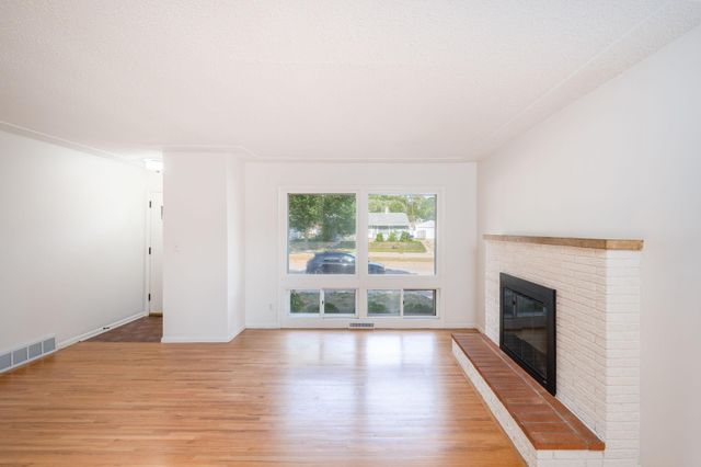1253 Saint Paul Avenue, Saint Paul, MN 55116