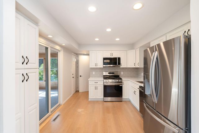 1253 Saint Paul Avenue, Saint Paul, MN 55116