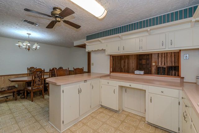 1450 Bassett Street, Orange, TX 77632