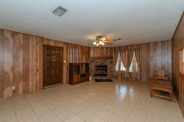 1450 Bassett Street, Orange, TX 77632